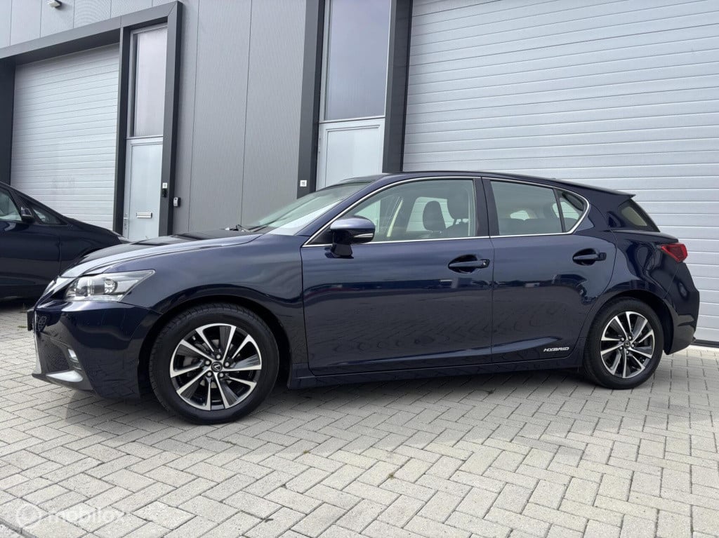 Lexus Ct 200h luxury line