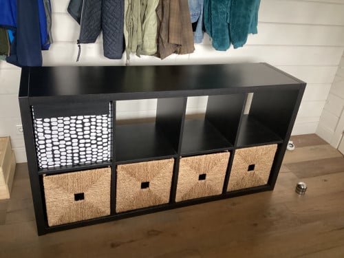 Vakkenkast IKEA Kallax met zeegras manden Knipsa en Dröna mand GOES
