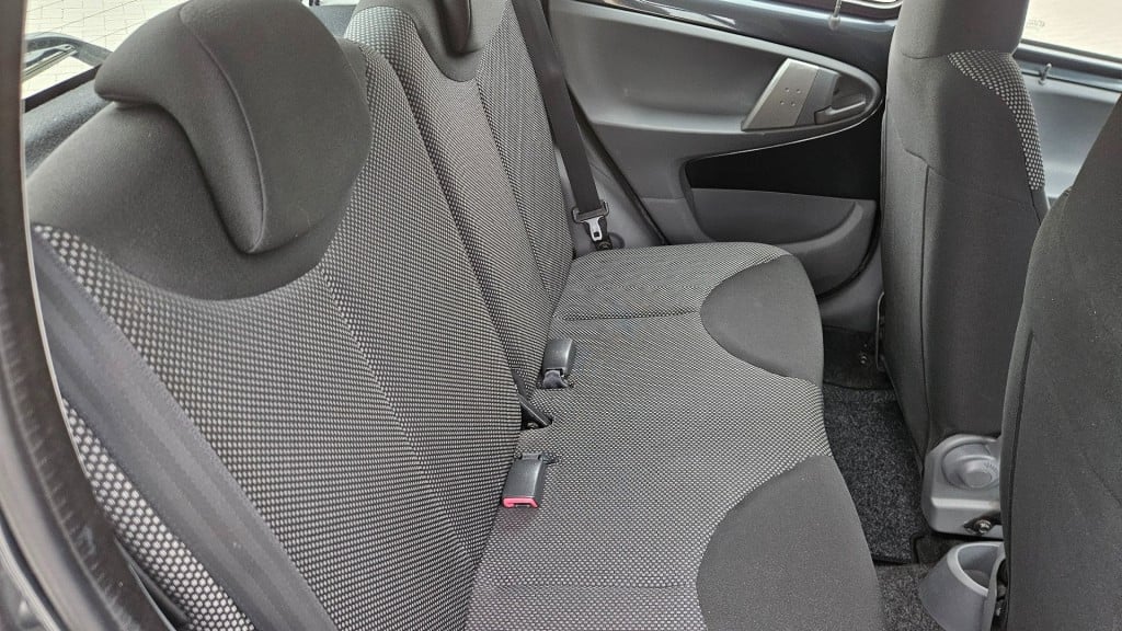Toyota Aygo 1.0-12v comfort 5drs nl auto / nap