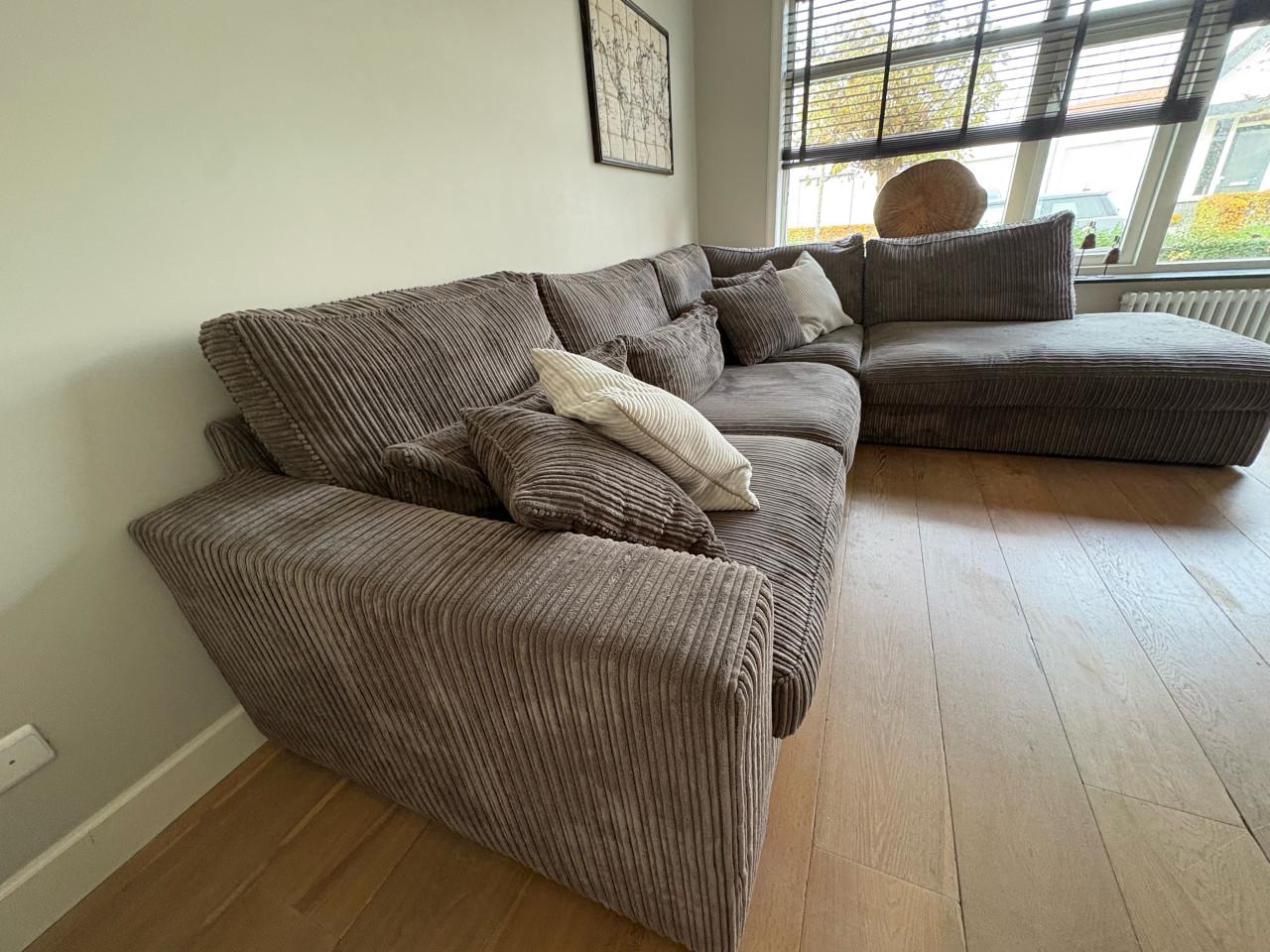 Hoekbank taupe in ribstof