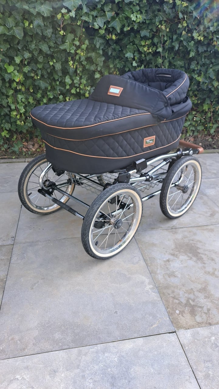 Retro kinderwagen