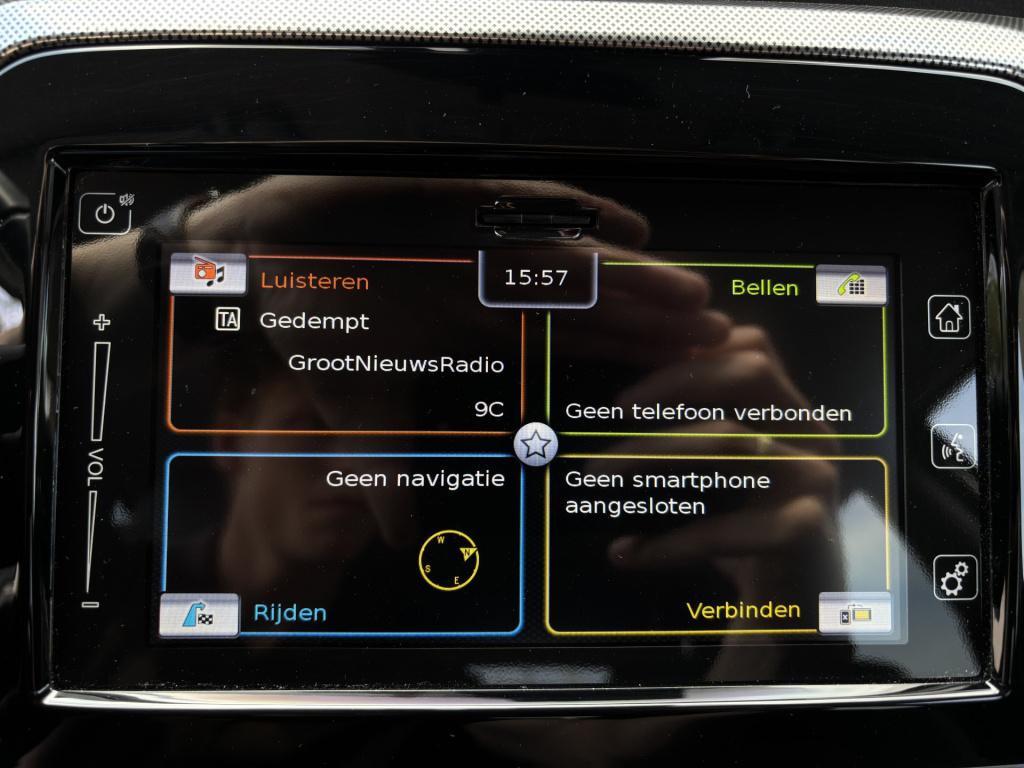 Suzuki Vitara 1.4 boosterjet style smart hybrid