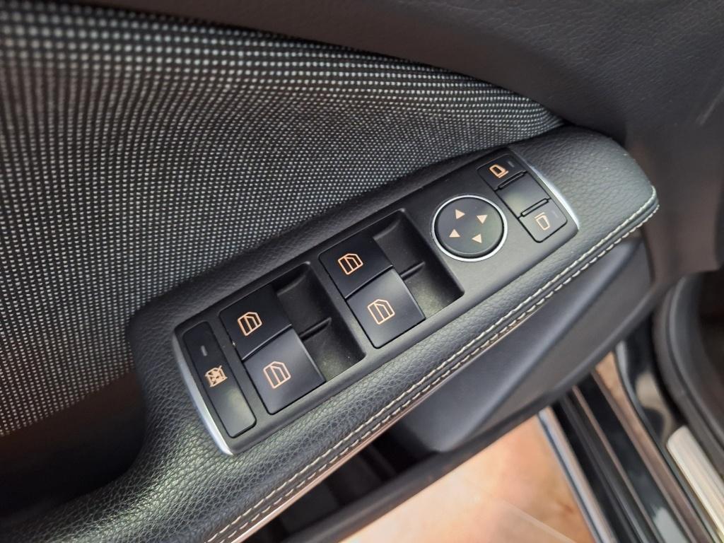 Mercedes-Benz A-Klasse 180 4u3 | ambient lighting | climate control