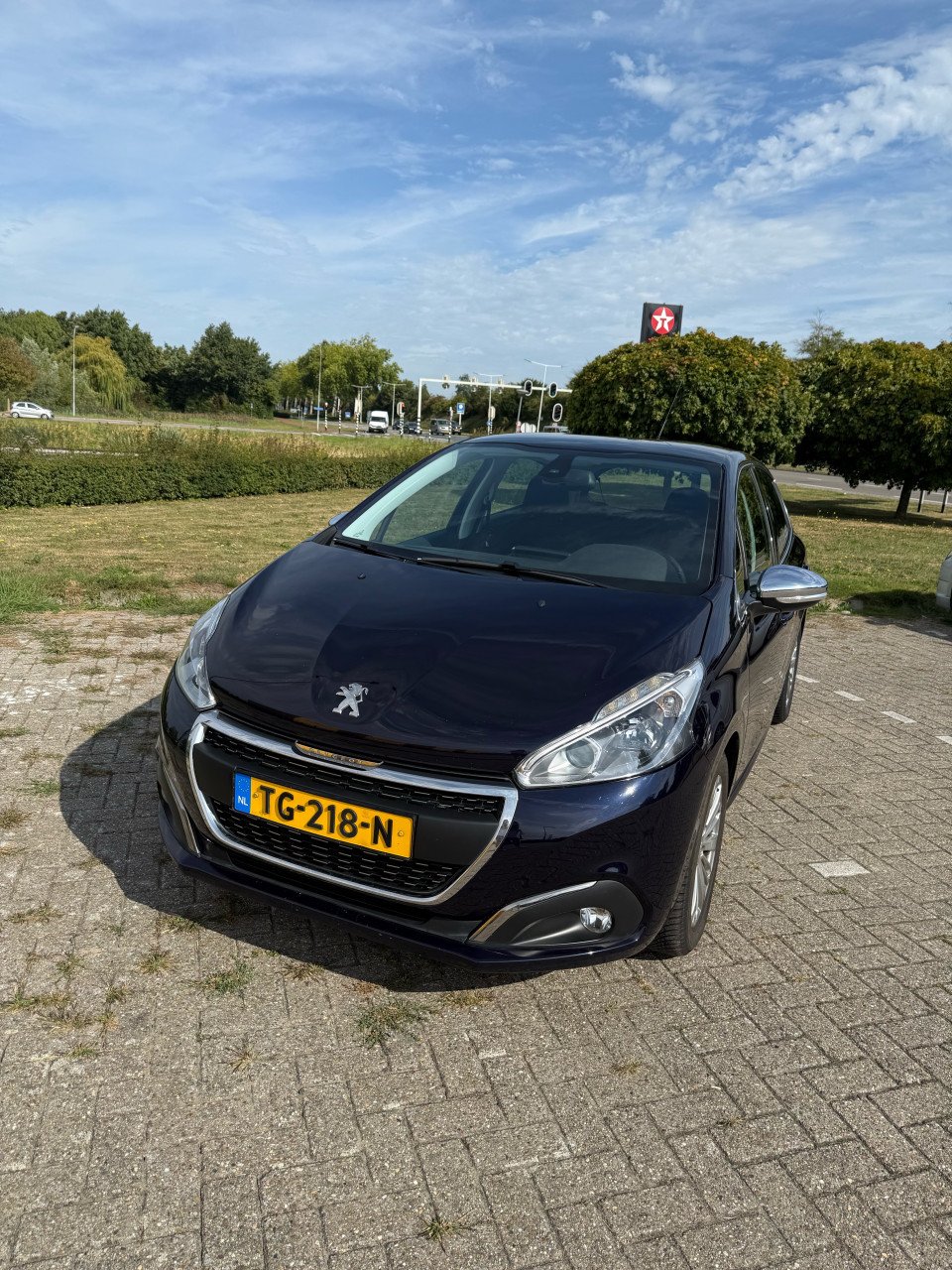 Peugeot 208 - 1.2 pure tech blue lease executive
