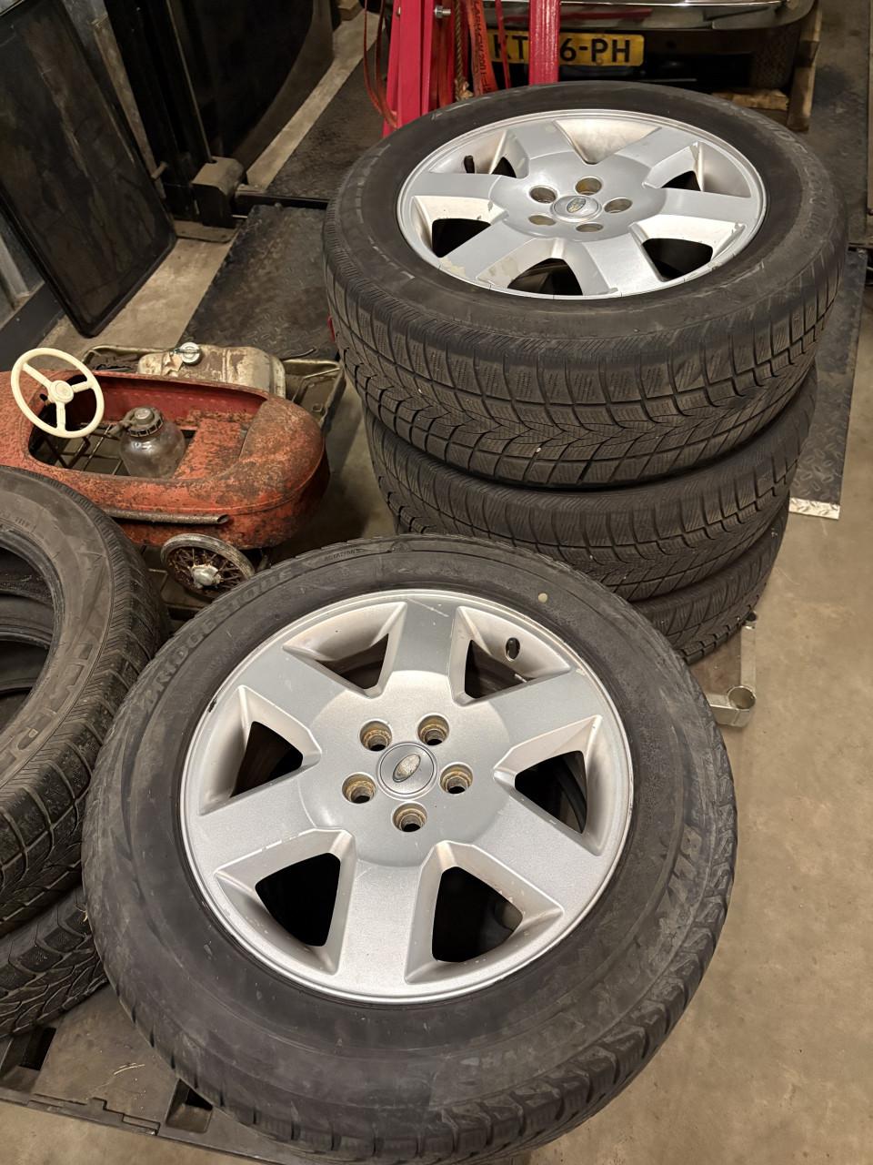 Banden met velgen Landrover Discovery 3