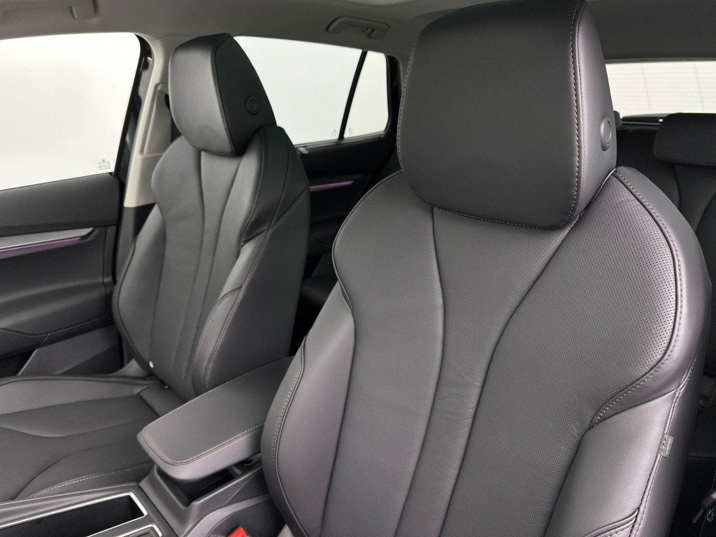 Skoda Enyaq Iv business edition elektromotor 210 kw / 286 pk suv