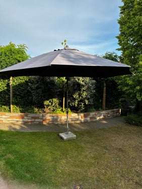 Parasol 4 meter met voet