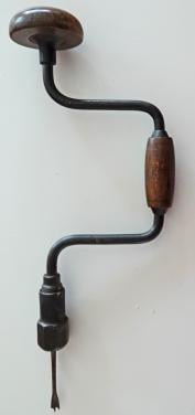 Antieke handboor, hout mooi gepatineerd, incl. speciale boor