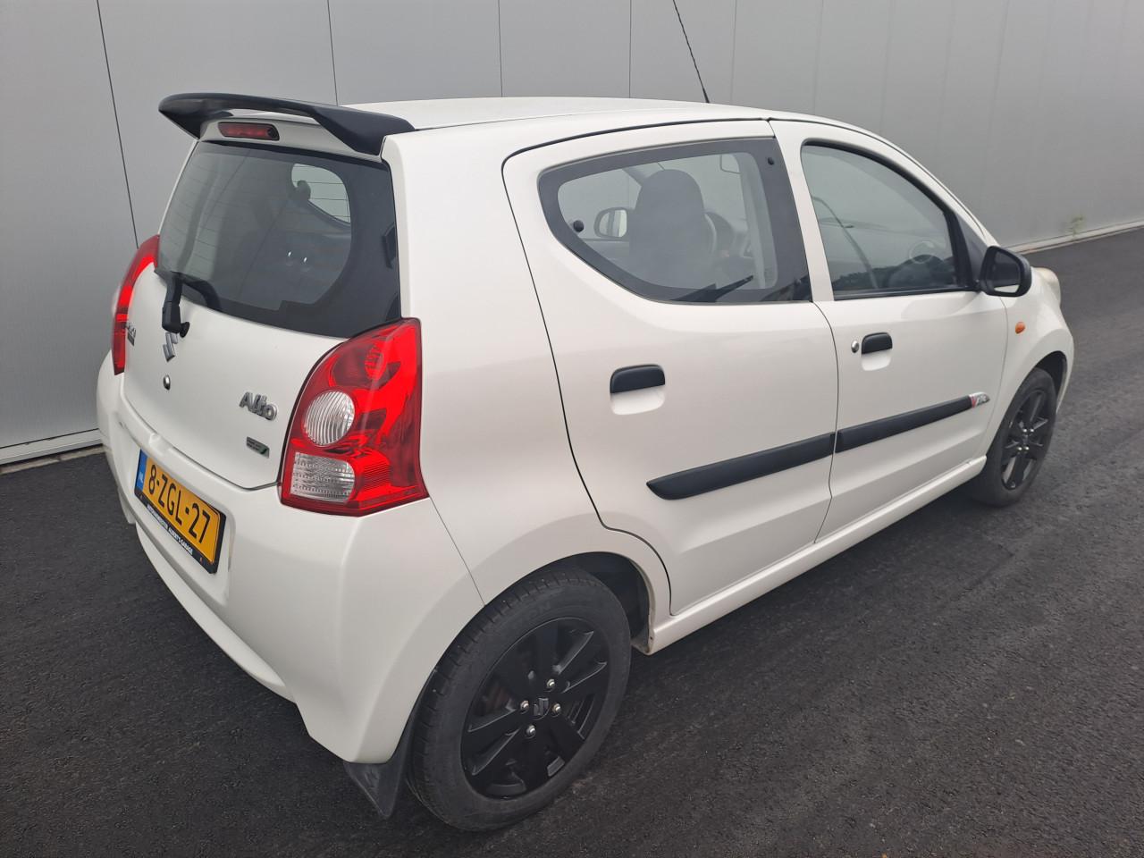 Suzuki Alto 1.0 celebration wit metallic