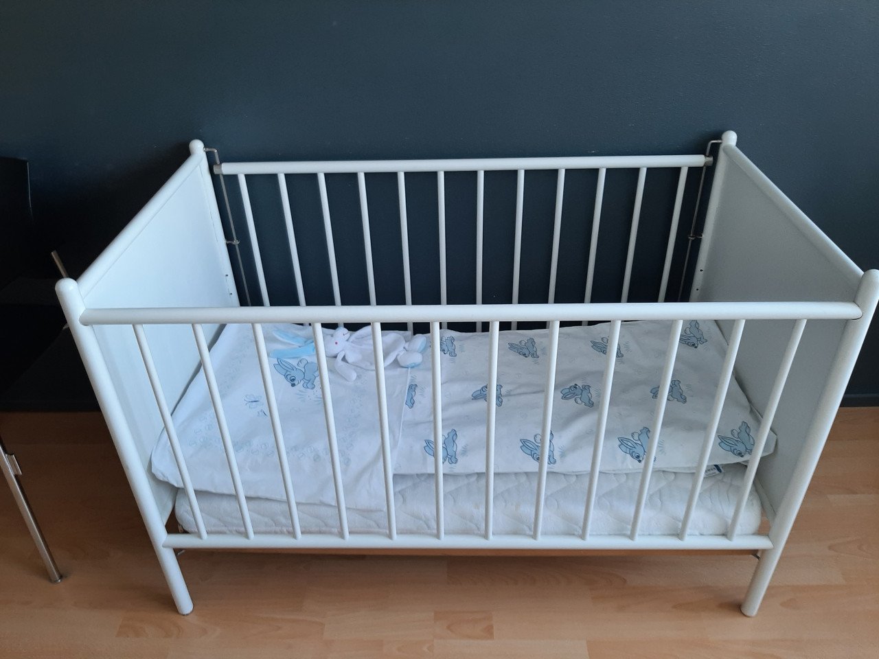 Ledikantje wit 1.22m bij 83cm bij 66cm