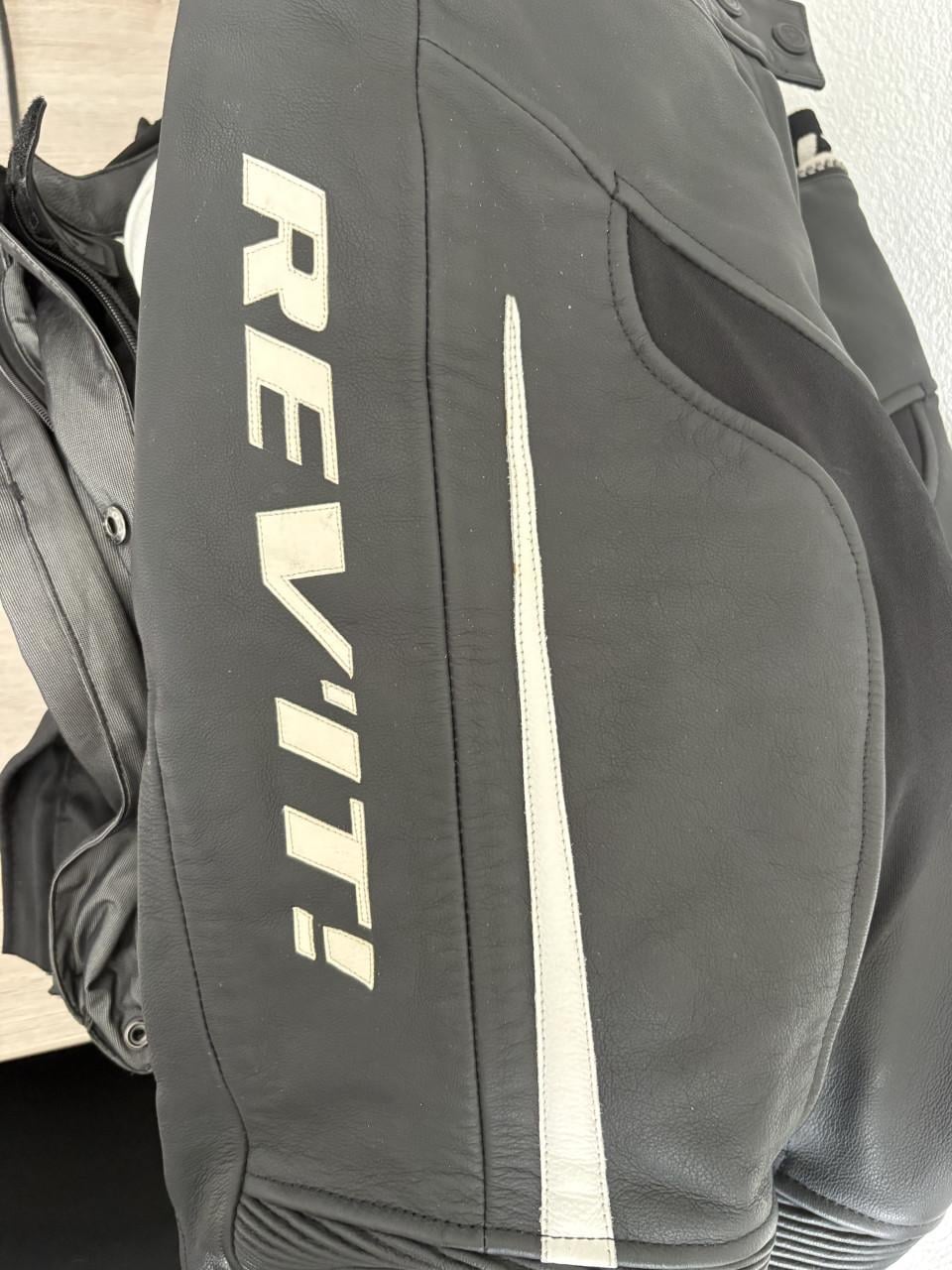 Rev’it! Motorpak tweedelig; broek en jas ook los te koop