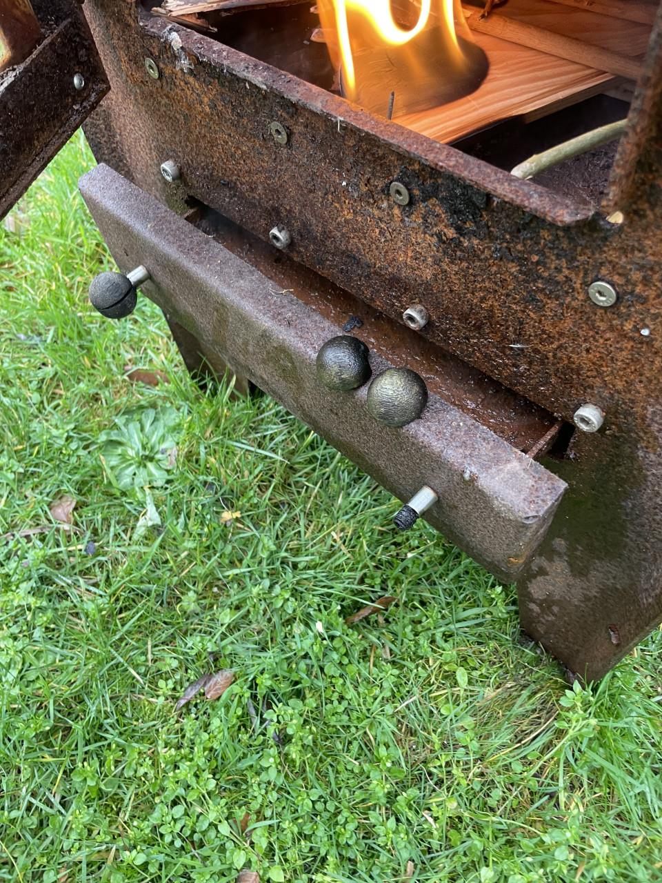 Tuinhaard , Reny Bijuga, cortenstaal