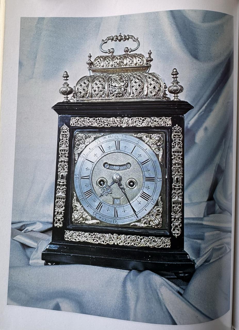 MOOI BOEK- ANTIEK IN WOORD EN BEELD VAN ANTON VAN OIRSCHOT.