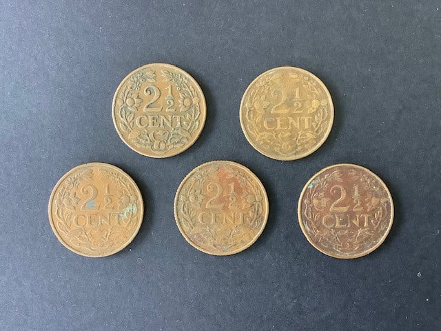 Lotje 2 1/2 cent Overzeese Gebieden 5 stuks.