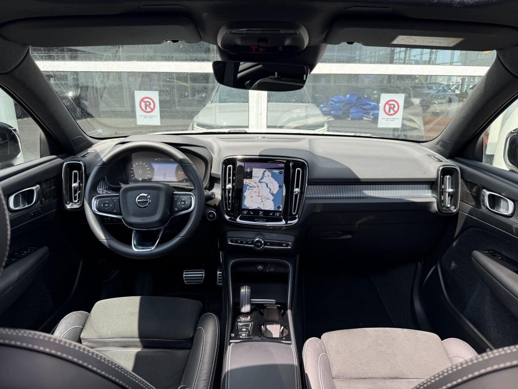 Volvo XC40 t5 262pk recharge ultimate dark |leder+ memory| camera| h&k soun