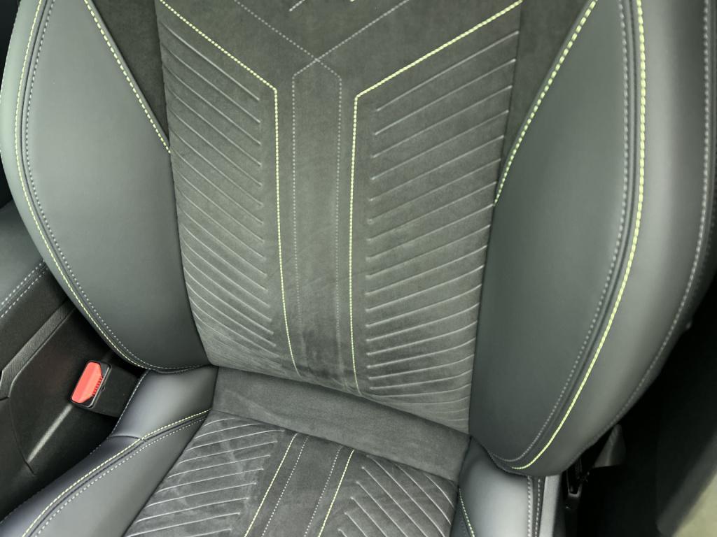 Peugeot 208 hybrid 145 pk automaat gt | rijklaar | alcantara | 360 camera |