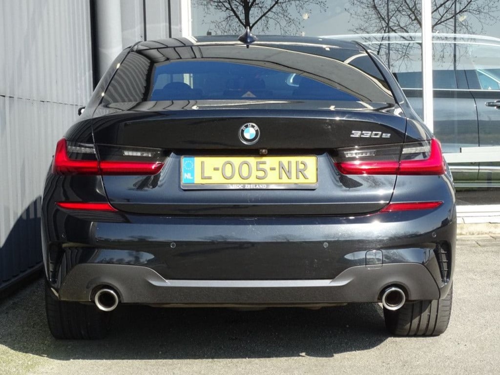 BMW 3-serie 330e edrive edition m-sportpakket | 18"