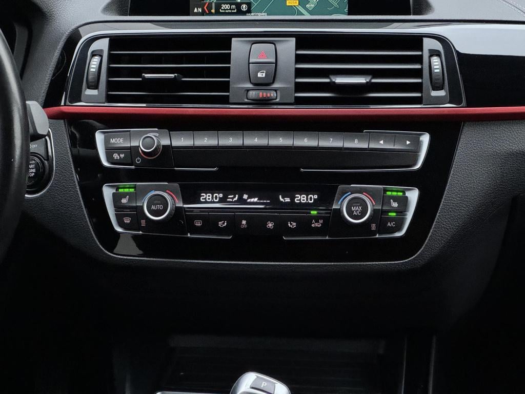 BMW 1 Serie 118i corporate lease executive sport-line nl-auto incl. trekhaa