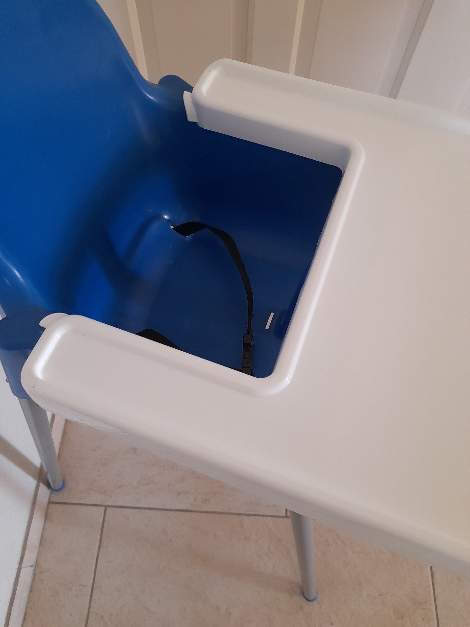 Ikea kinderstoel met goedel ( in goede nette staat )