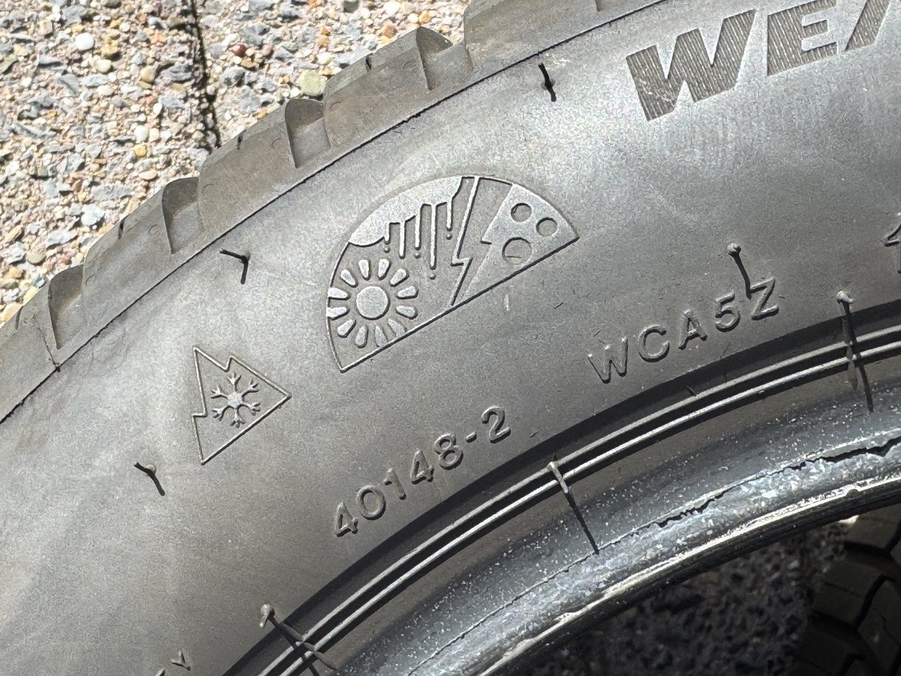 2 Bridgestone All Season banden met 6 mm profiel
