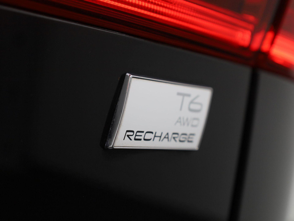 Volvo XC60 2.0 t6 plug-in hybrid awd core bright | long range | navigatie |