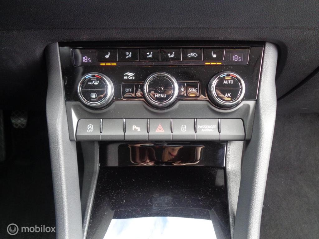 Skoda Karoq 1.0 tsi business edition/airco/stoel+stuur verw/full led/apple 