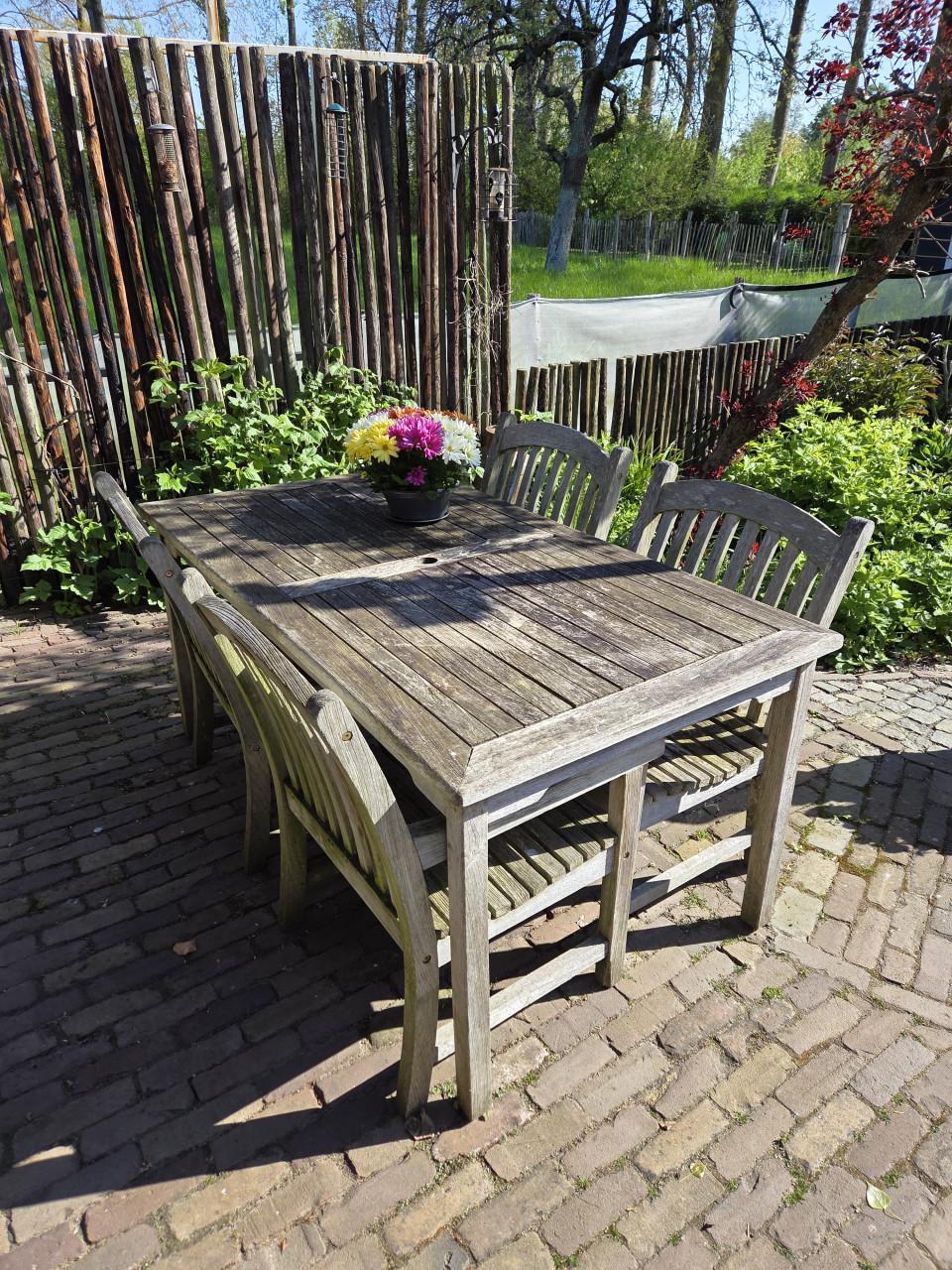 Houten tuinset incl kussens