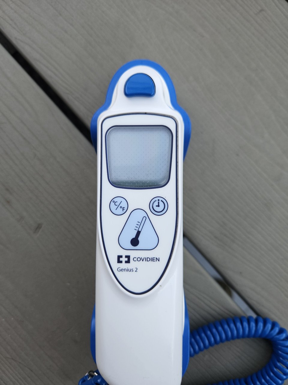 Werkende professionele Genius oorthermometer voor praxis of thuisgebruik