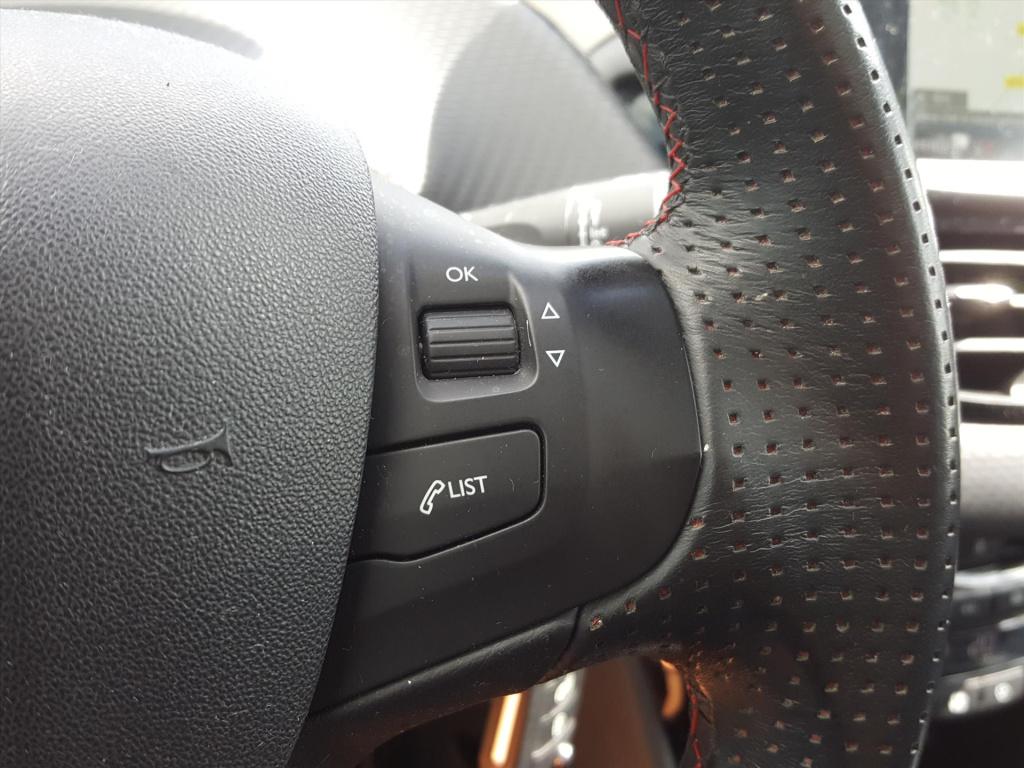 Peugeot 2008 1.2 puretech 110pk gt-line | navi | bt | applecarplay & androi