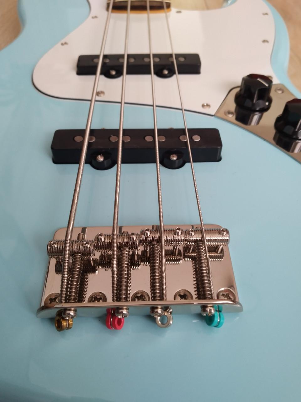 Squier Classic Vibe Jazz Bass Daphne Blue met extra's ZGAN!