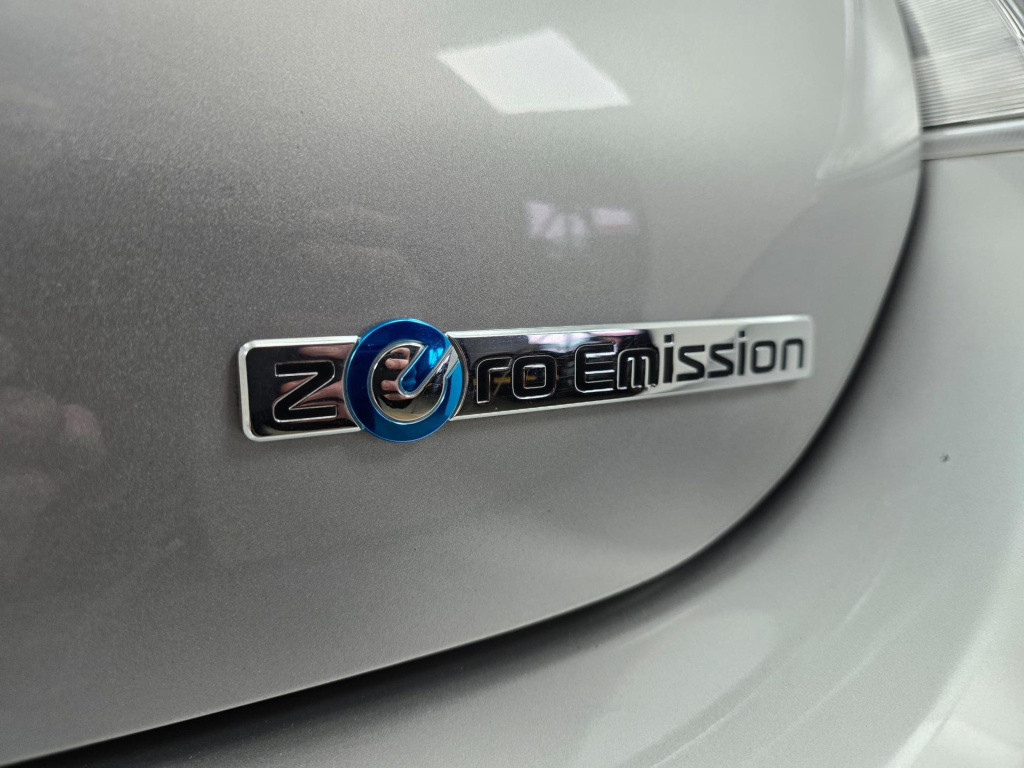 Nissan Leaf occasion acenta 30 kwh met parkeercamera | tweedehands nissan l