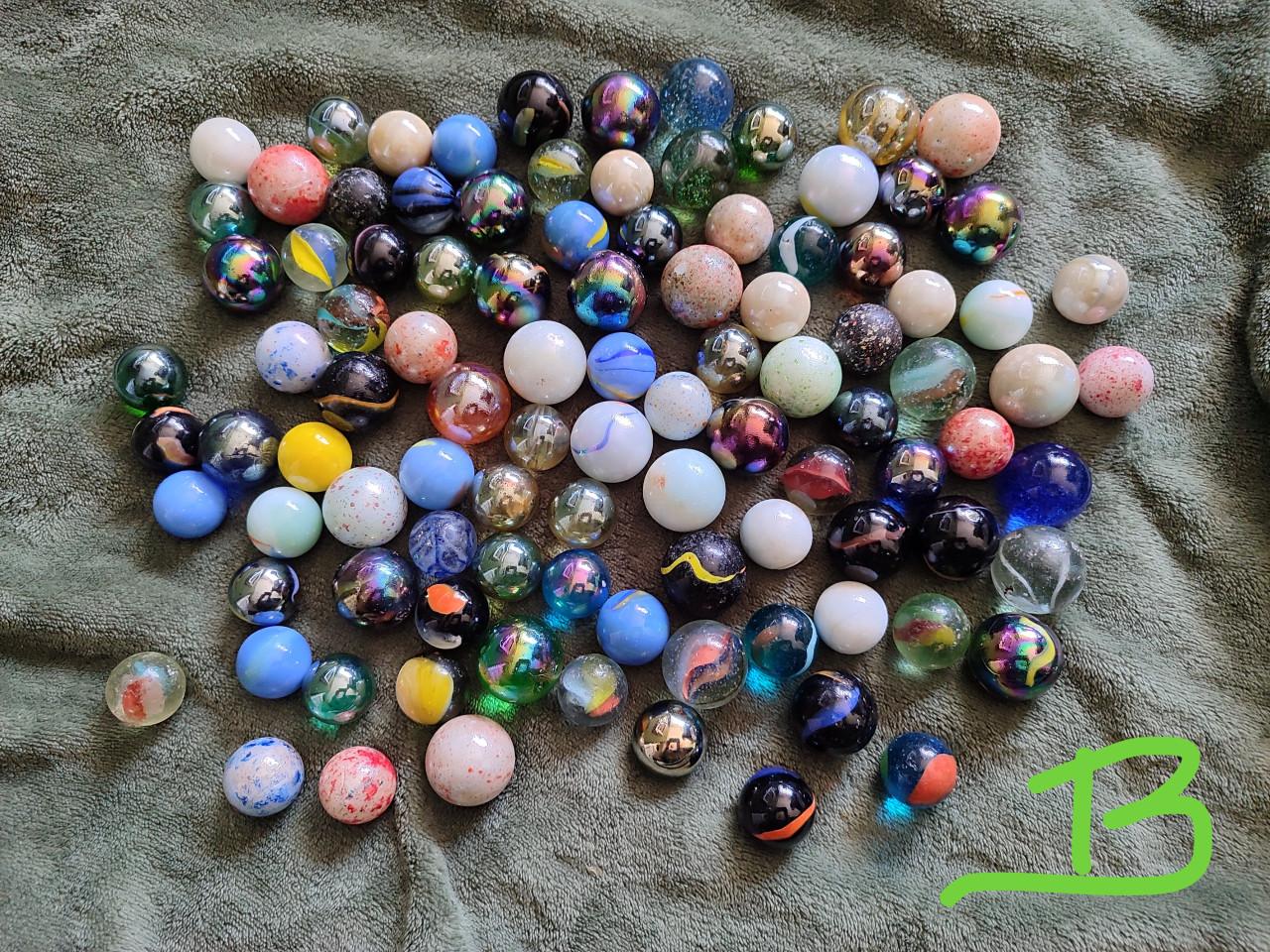 100 grote knikkers/bonken in versch maten