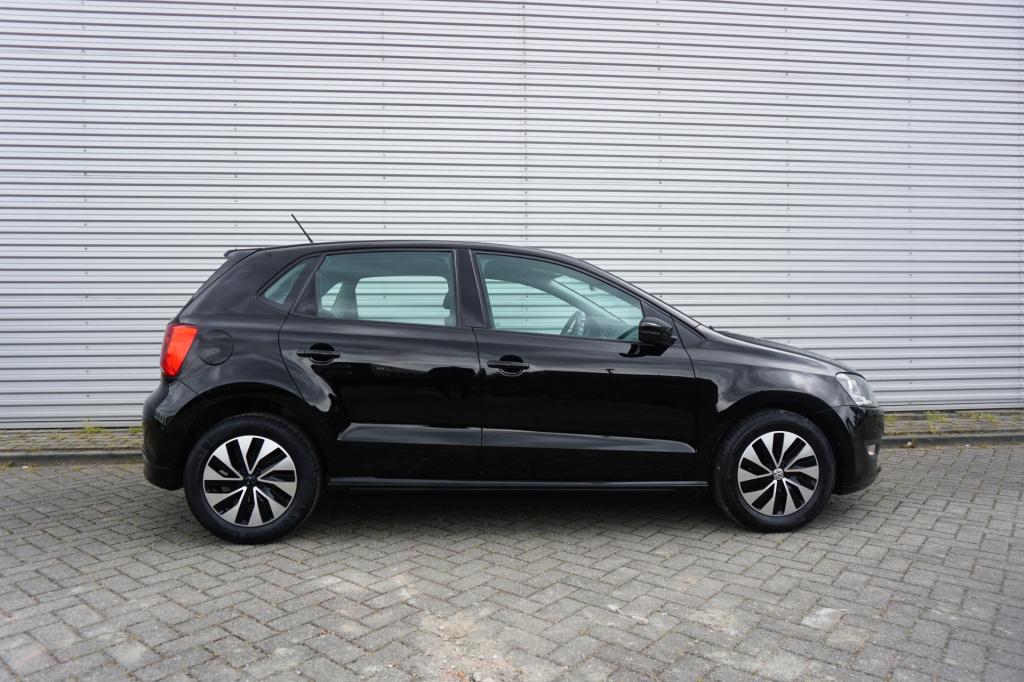 Volkswagen Polo 1.4 tdi bluemotion airco / navi / cruise / parkeers. / elek