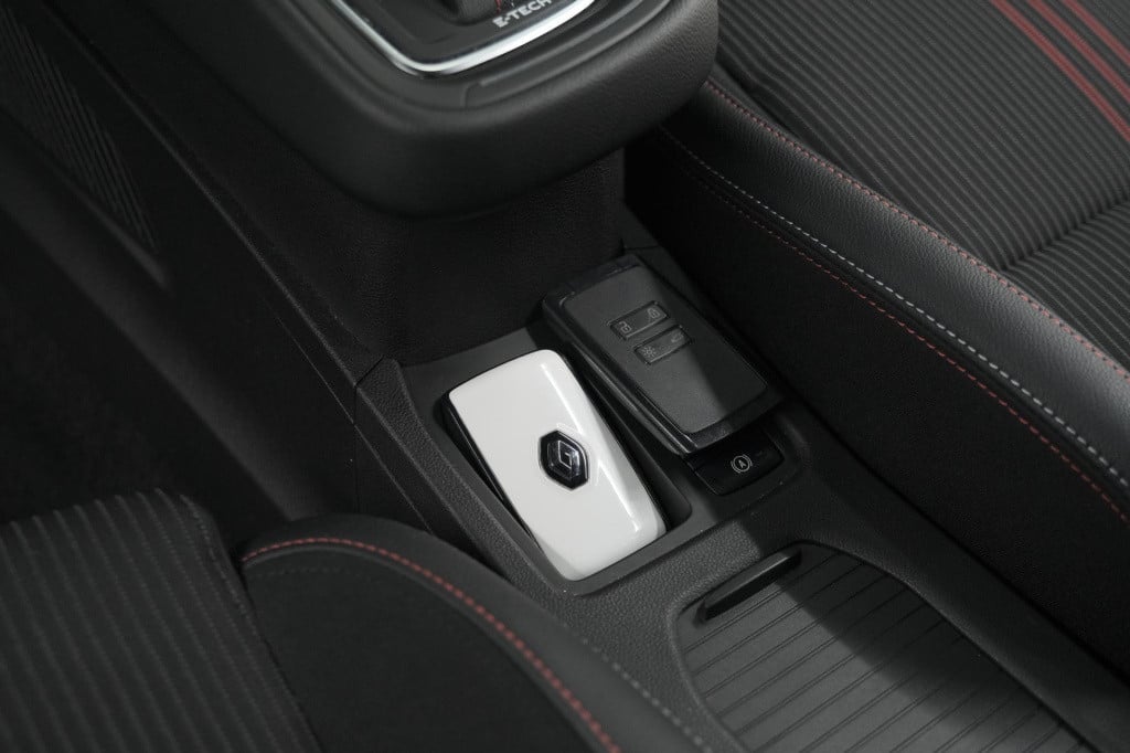Renault Clio 1.6 e-tech hybrid 140 r.s. line | 360 camera | apple carplay |