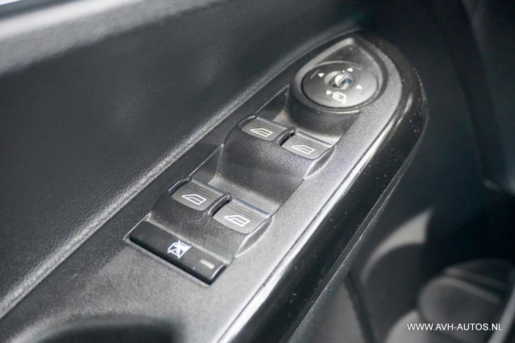 Ford B-max 1.0 ecoboost titanium