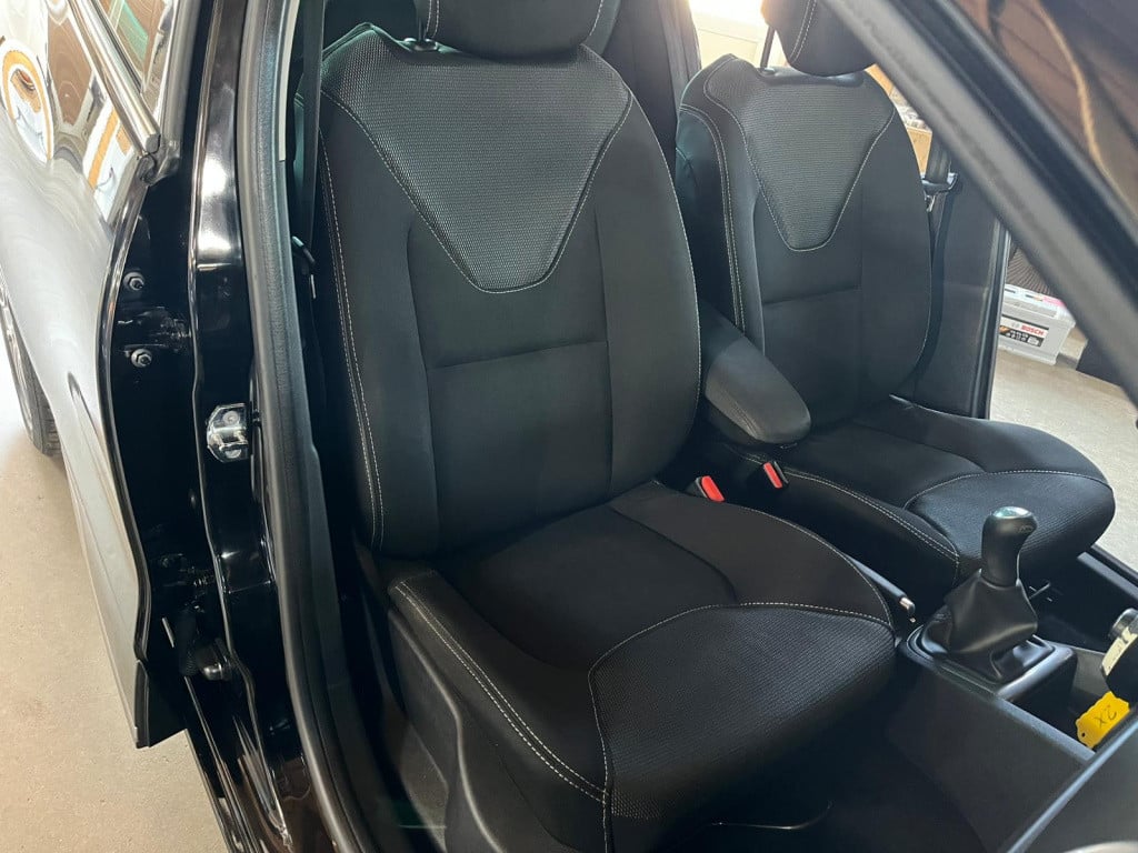 Renault Clio estate 0.9 tce night&day