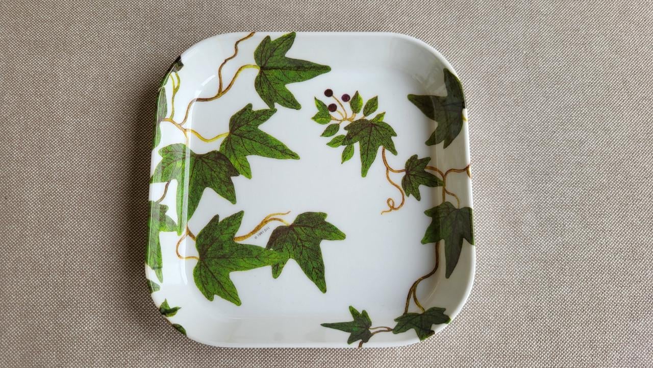 Vintage (1991) Mebel Italy mini dienblaadje