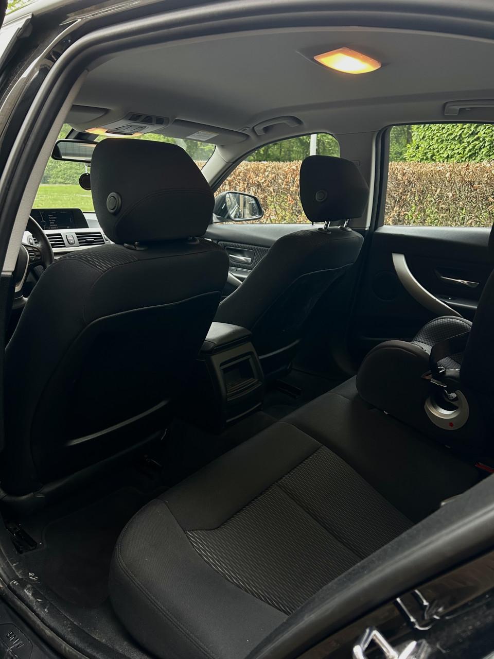 BMW 3-Serie 2.0IX 320 135KW Aut8 (f30) 2012 Zwart