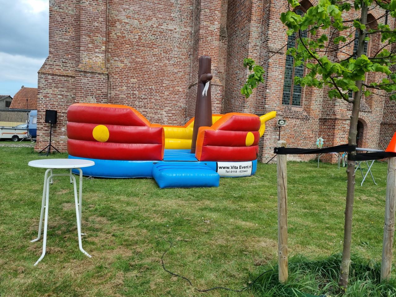 Div, Springkussens / Kinderspelen en attracties te huur.-