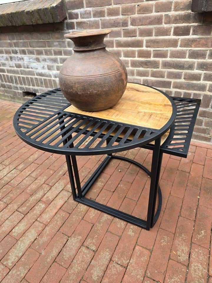 DECORATIE, TAFELS, STOELEN, KASTEN, BANKEN, 3Z FACTORY ARNEMUIDEN