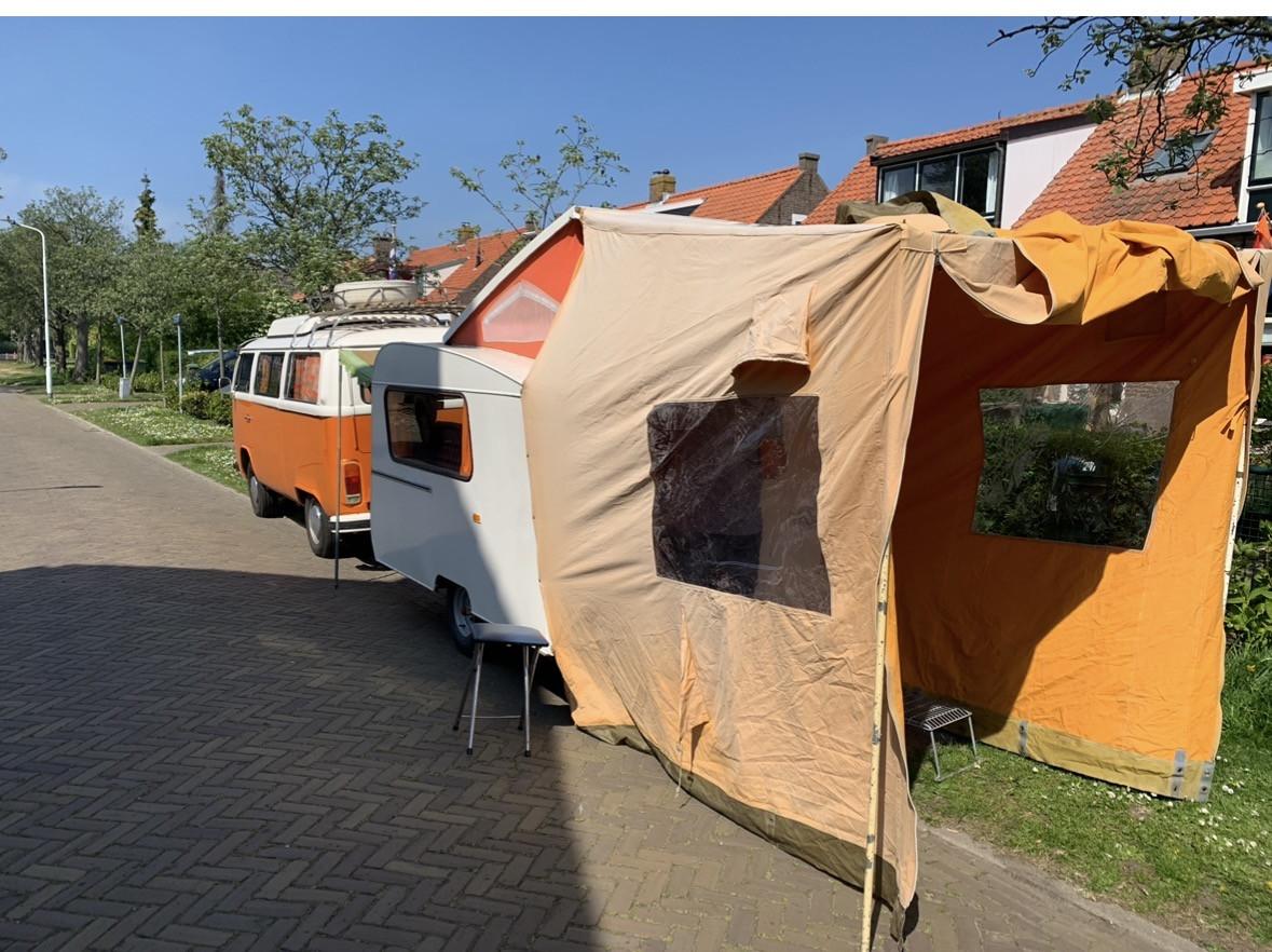 Kip kuiken caravan bouwjaar 1965