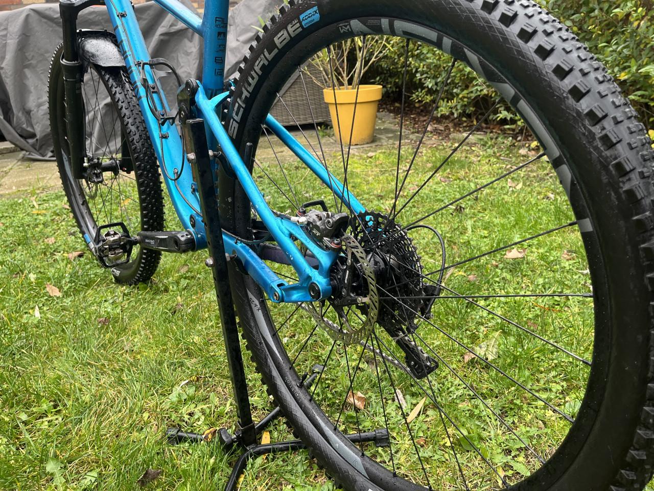Radon Skeen (maat: medium) Full suspension