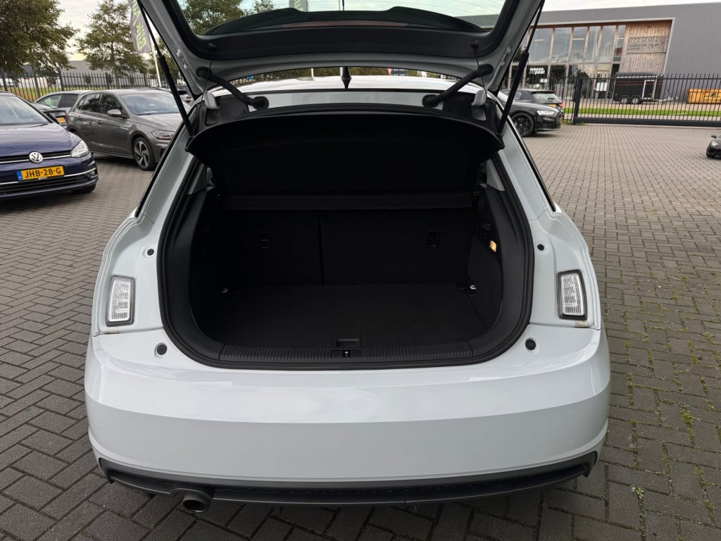 Audi A1 Sportback 1.0 tfsi s-line * navigatie * cruise control * nap