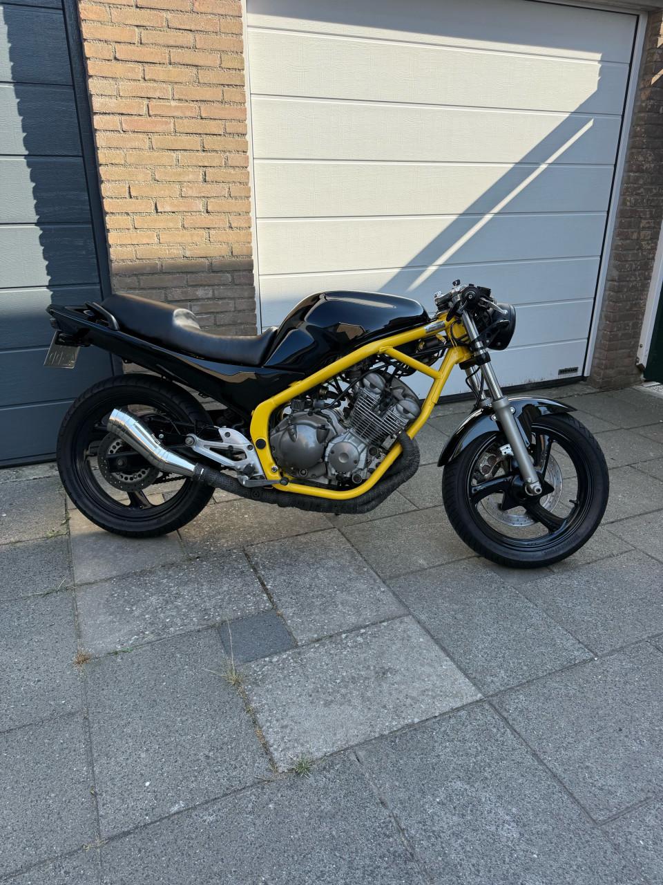 Yamaha XJ600S 4BR Naked