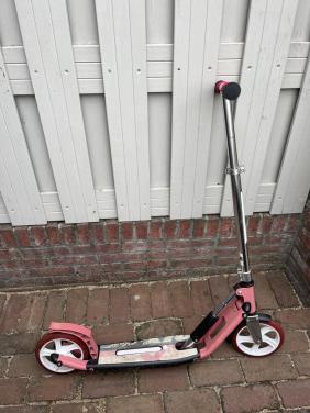 Roze step voor kinderen