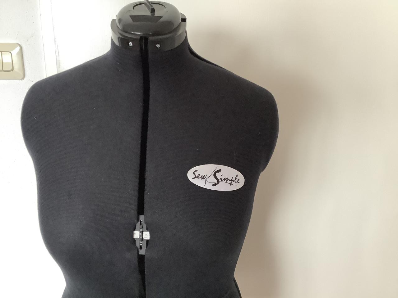 Verstelbare paspop van het merk SewSimple