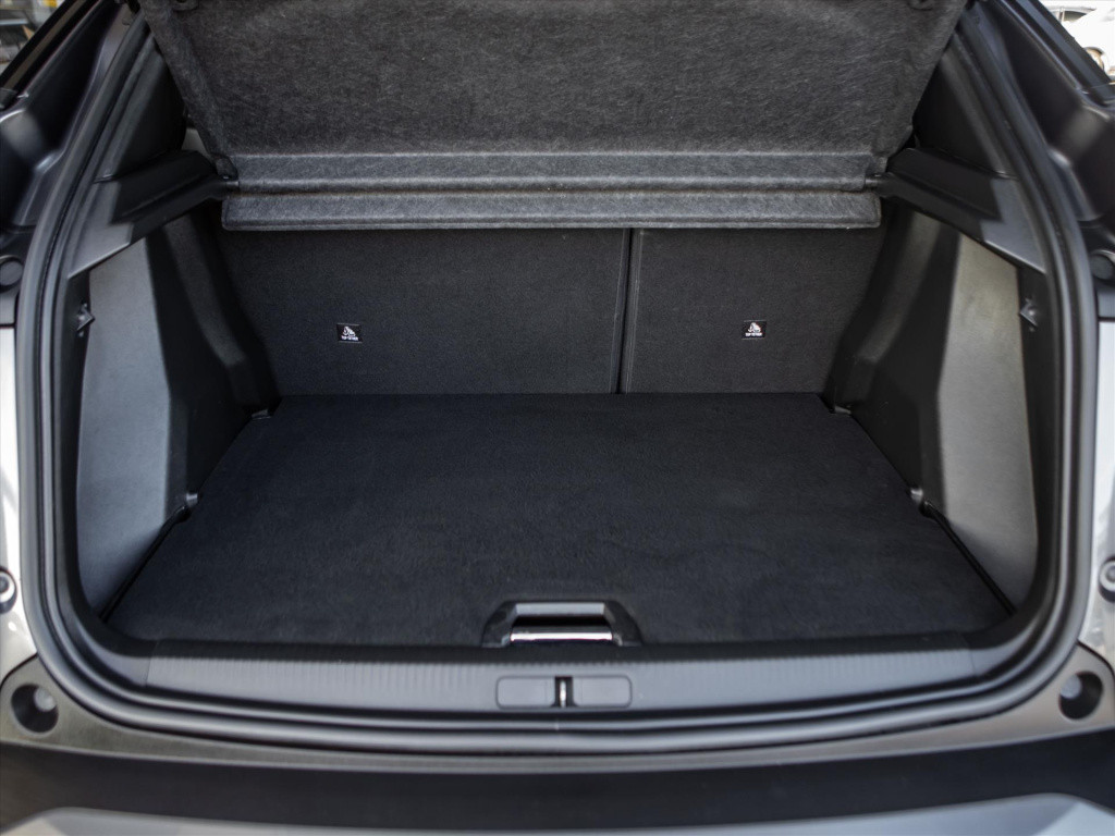 Peugeot 2008 1.2 puretech 130pk allure pack | navigatie | trekhaak | camera