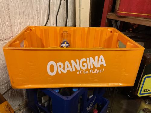 Vintage Orangina krat