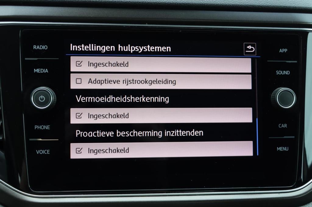 Volkswagen T-roc 1.0 tsi sport 115pk | stoel- en stuurverwarming | adaptive