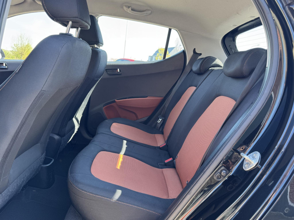 Hyundai I 10 1.0i i-motion comfort | cruise control | radio-cd/mp3 speler |